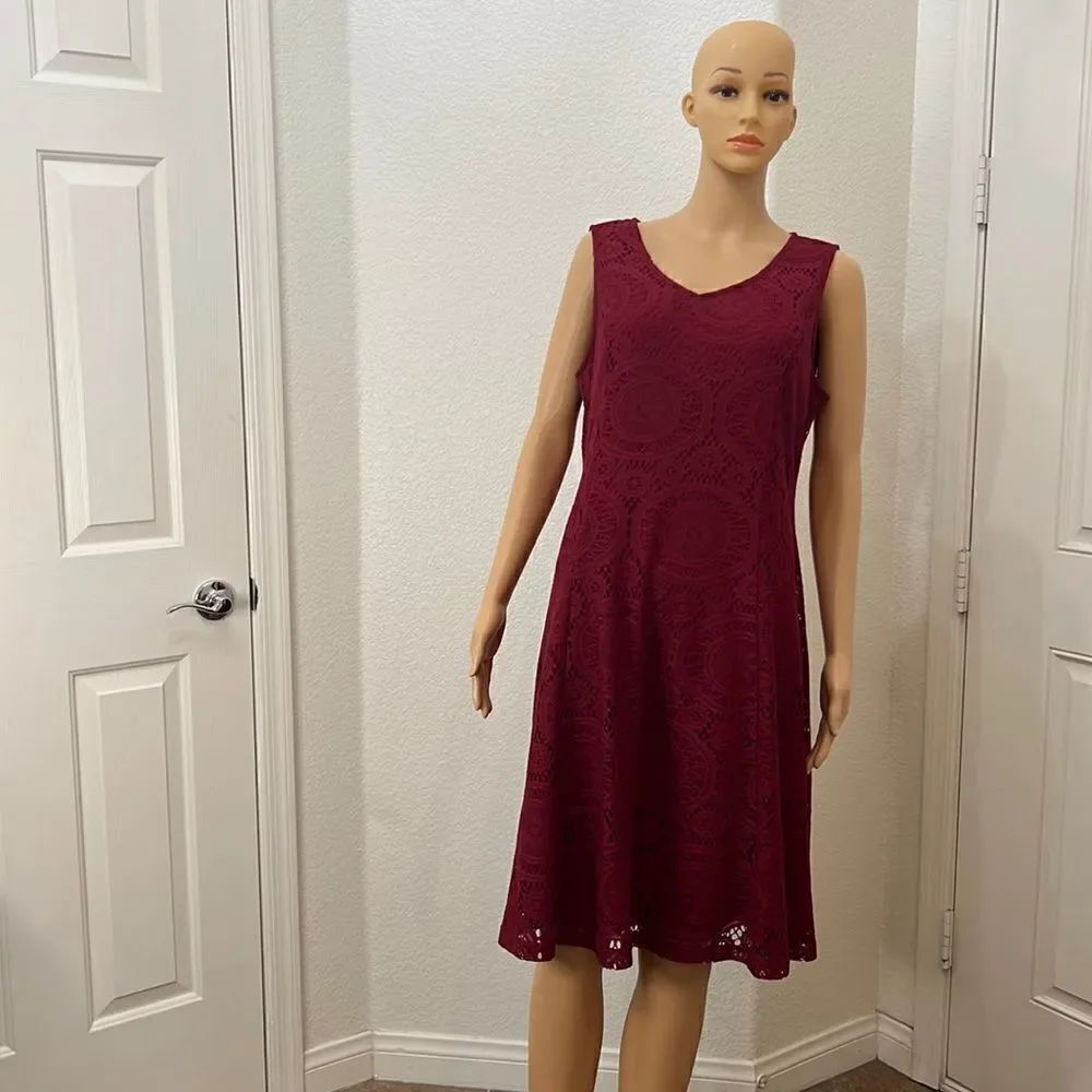 Joan Rivers 10 Burgundy Red Scoop Neck Lace Crotchet Dress Lined Floral Lace